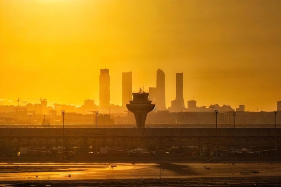 Aeropuerto de Madrid Barajas al atardecer